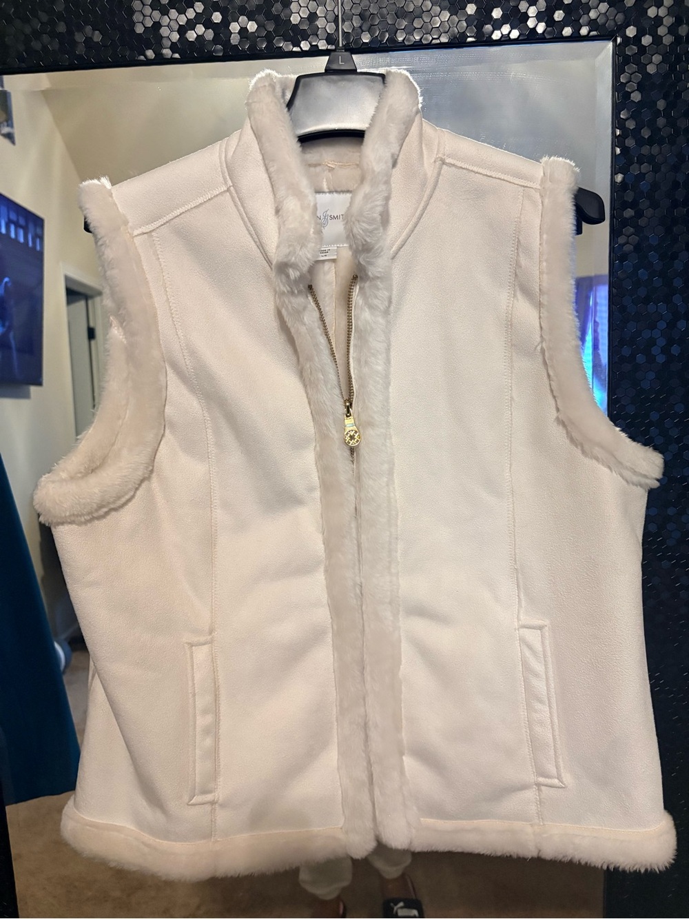 Jaclyn Smith Cream Faux Fur-Trimmed Vest